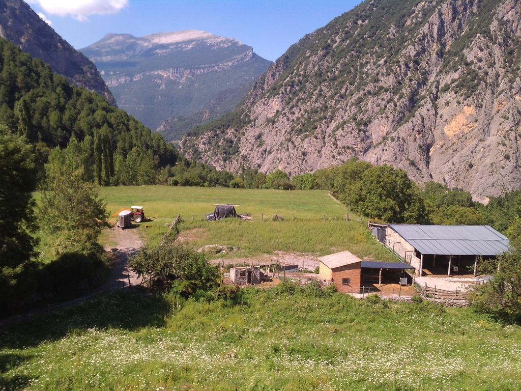 Pension Pallaruelo Saravillo ภายนอก รูปภาพ